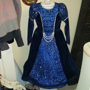 GIRLS Size 7 beautiful winter dress